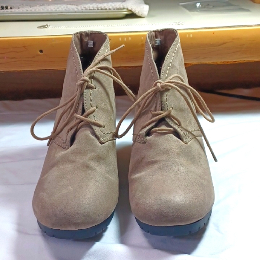 Time And True Tan Patent Suede Ankle Boots Sz 8.5 M